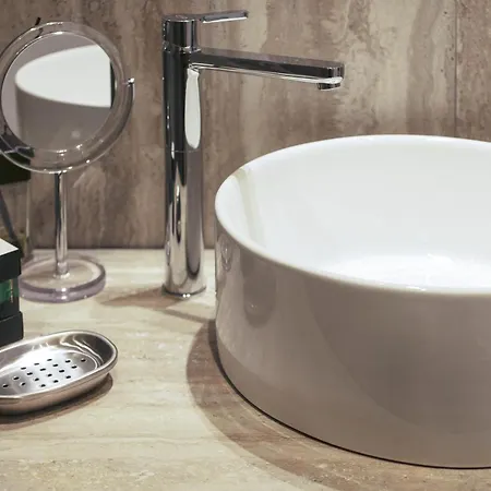 Konukevi Le Navi Roma